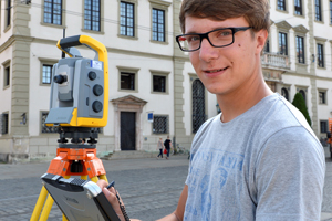 Wer in Augsburg arbeiten möchte, hat bessere Chancen, wenn er seine Qualifikation bewerten lässt. Foto: Siegfried Kerpf/Stadt Augsburg