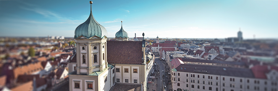 Blick vom Perlachturm auf das Rathaus. Quelle: Stadt Augsburg