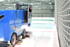 Bis zu zehnmal pro Tag "putzt" sich das Eis heraus. Foto: S. Kerpf/Stadt Augsburg Bis zu zehnmal pro Tag "putzt" sich das Eis heraus. Foto: S. Kerpf/Stadt Augsburg