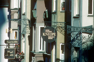 Viele Häuser und Geschäfte haben noch ihr altes Gepräge. Quelle: S. Kerpf/Stadt Augsburg.