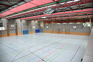 Die Sporthalle Haunstetten – eine typische Dreifachturnhalle. Quelle: S. Kerpf/Stadt Augsburg.