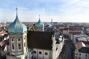 Rathaus Stadt Augsburg und Altsatdt von oben