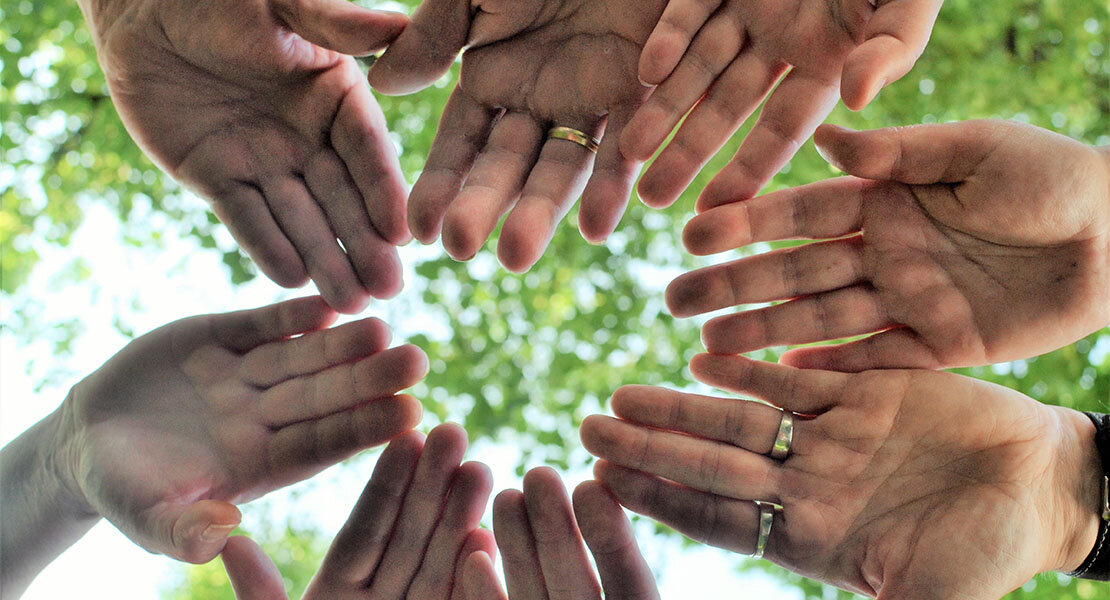 Selbsthilfegruppe: pas, Titel: „Helfende Hände“, 1. Platz beim Fotowettbewerb: „Ich-Du-Wir: Sind Selbsthilfe Schwaben“. Foto: Andreas Skowronek.