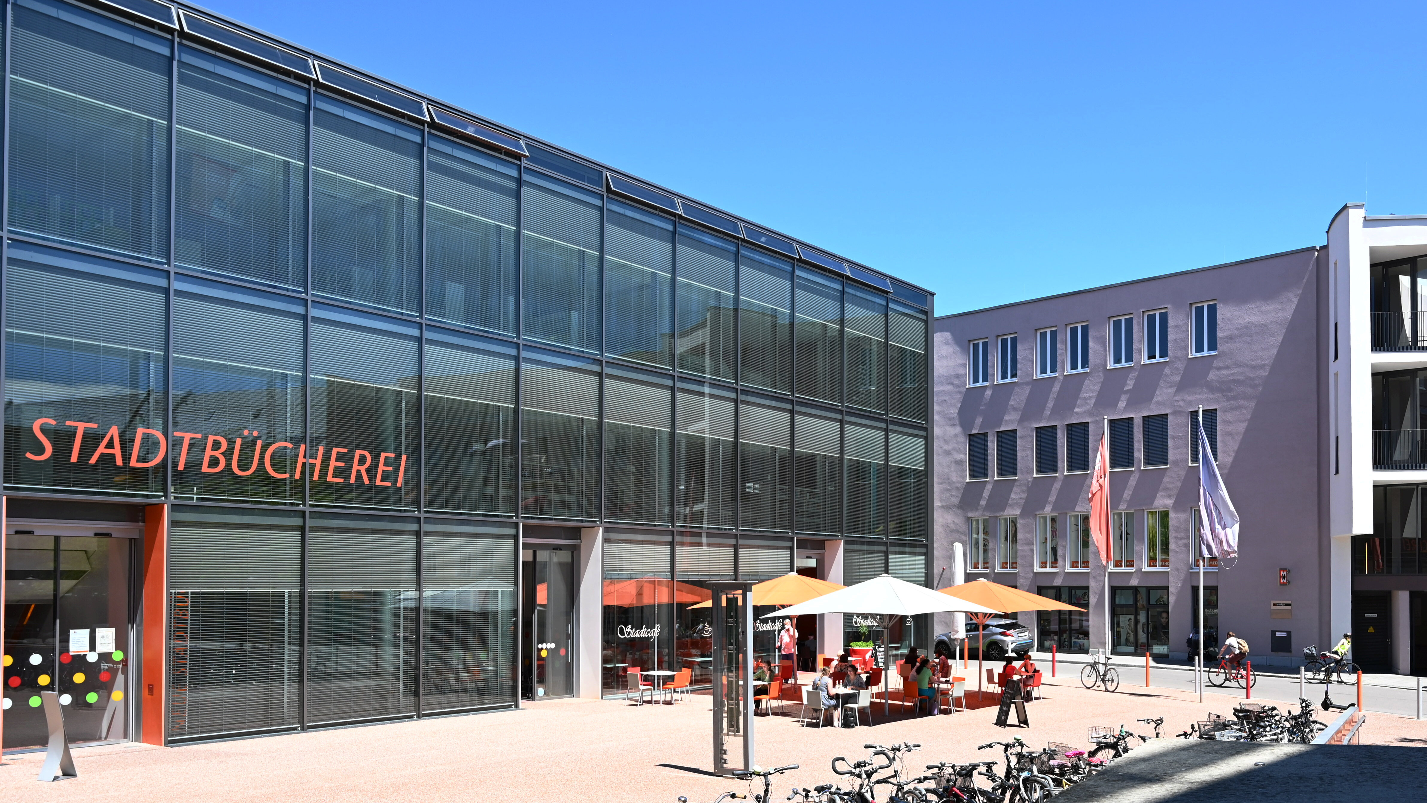 Außenaufnahme der Stadtbücherei.