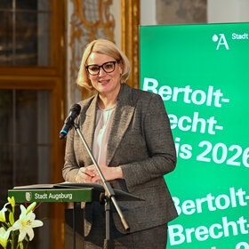 Oberbürgermeisterin Eva Weber spricht