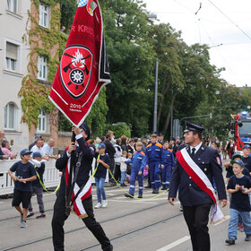 auch die Feuerwehren waren dabei beim Festumzug