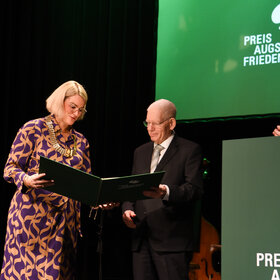 Verleihung des Augsburger Friedenspreises 2025 an Dr. Josef Schuster, Vorsitzender des Zentralrats der Juden in Deutschland.