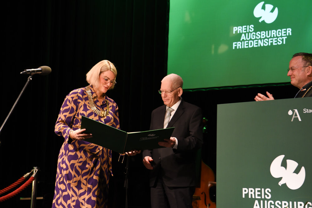 Verleihung des Augsburger Friedenspreises 2025 an Dr. Josef Schuster, Vorsitzender des Zentralrats der Juden in Deutschland.