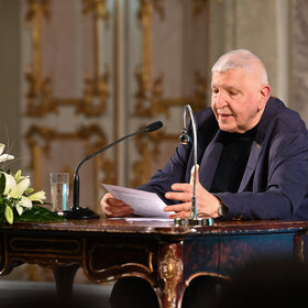 Die Laudatio hält Theater- und Opernregisseur, Matthias Langhoff. 