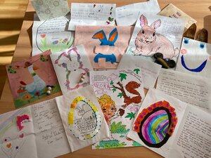 Osterpost für Kinder in der Kita und für die Kinder zu Hause – städtische Kita Meisenweg schickt und erhält bunte Kinderpost zurück