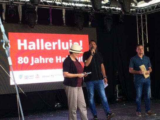 80 Jahre Helmut Haller! Der städtische Hort im Drei Auen-Bildungshaus feiert mit!