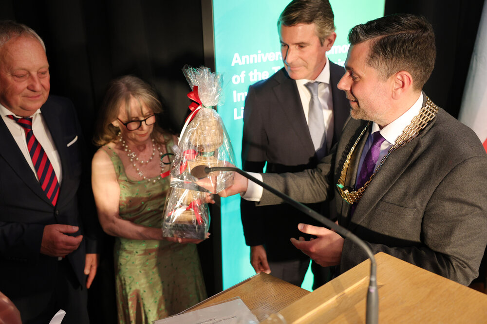 Festakt anlässlich der Jubiläen mit Inverness und Liberec im Augustanasaal. Foto: Michael Hochgemuth/Stadt Augsburg.
