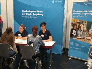 Von Lernwerkstätten und Beziehungsqualität: Amt Kindertagesbetreuung präsentiert sich auf der Jobmesse Vocatium