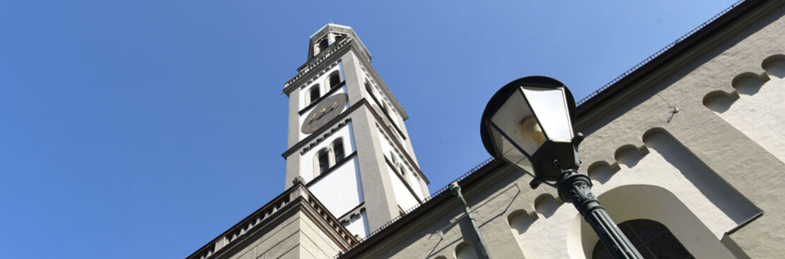 Der Perlachturm ist eines der Wahrzeichen von Augsburg. Foto: Ruth Plössel