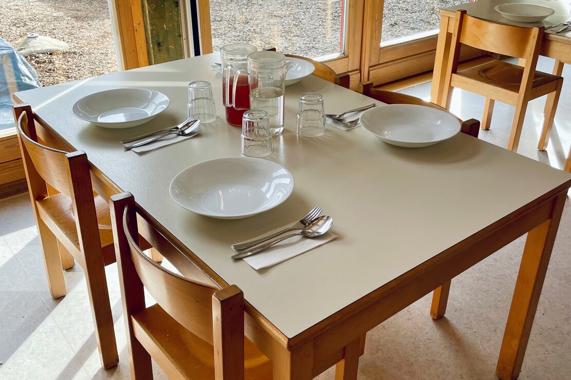 Bistro gedeckter Tisch