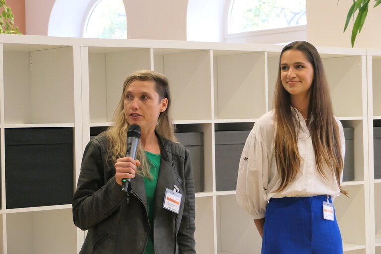 Sabrina Buchart und Theresa Collisi
