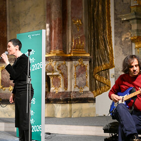 Der Abend wird musikalisch umrahmt mit Brecht Neuvertonungen von MISUK