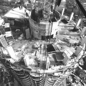 Baustelle am Hotelturm von oben