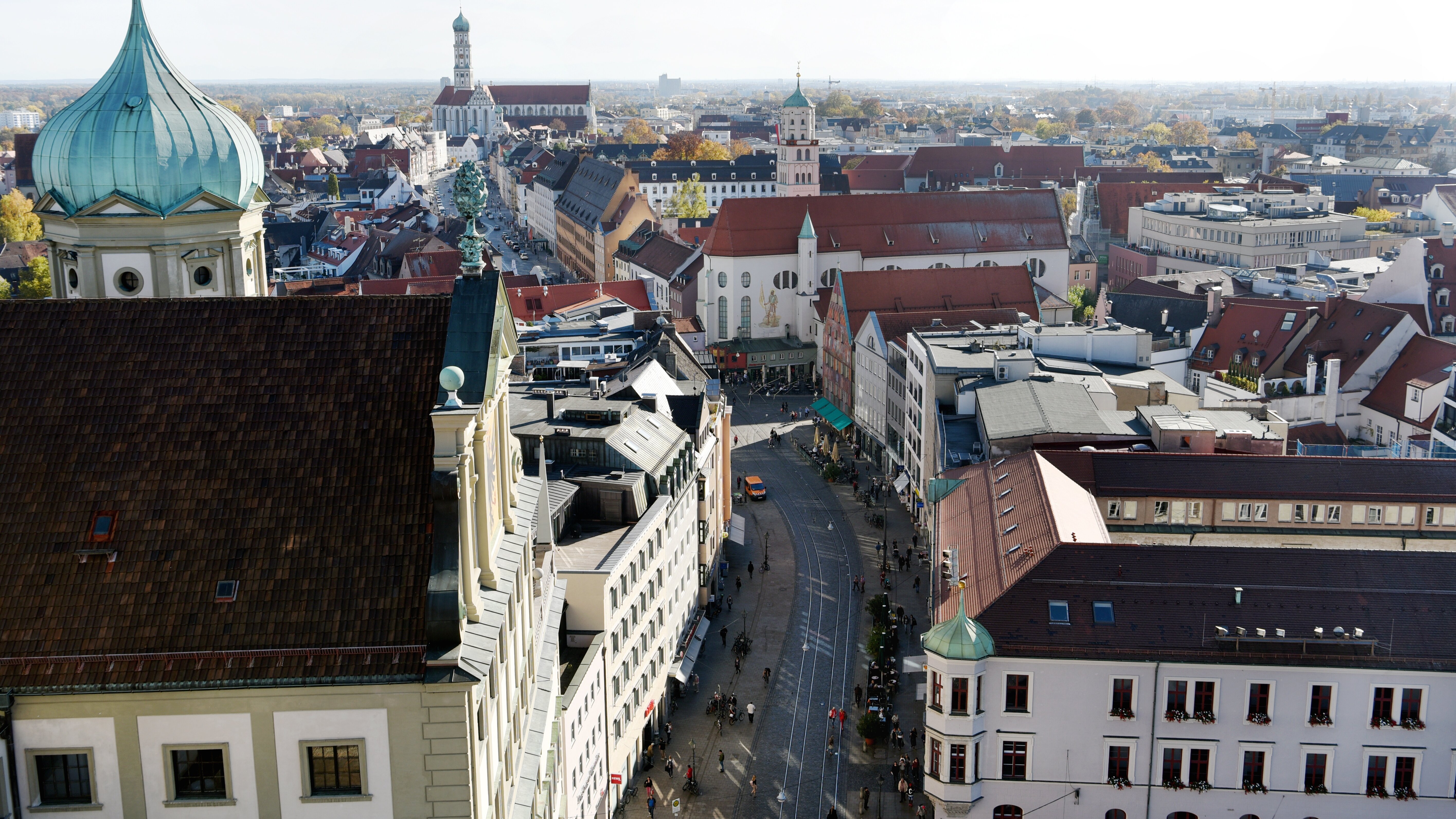 Blick vom Perlachturm auf Rathaus und Verwaltungsgebäude
