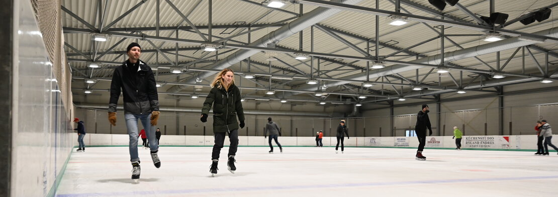 Eislaufen in der Eishalle Haunstetten