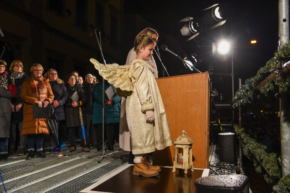 Das Engelchen auf der Bühne