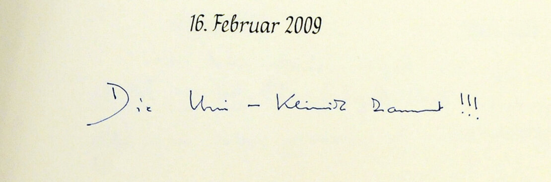Eintrag im Goldenen Buch von Horst Seehofer am 16. Februar 2009: Die Uniklinik kommt !!! Foto: Siegfried Kerpf/Stadt Augsburg Eintrag im Goldenen Buch von Horst Seehofer am 16. Februar 2009: Die Uniklinik kommt !!! Foto: Siegfried Kerpf/Stadt Augsburg