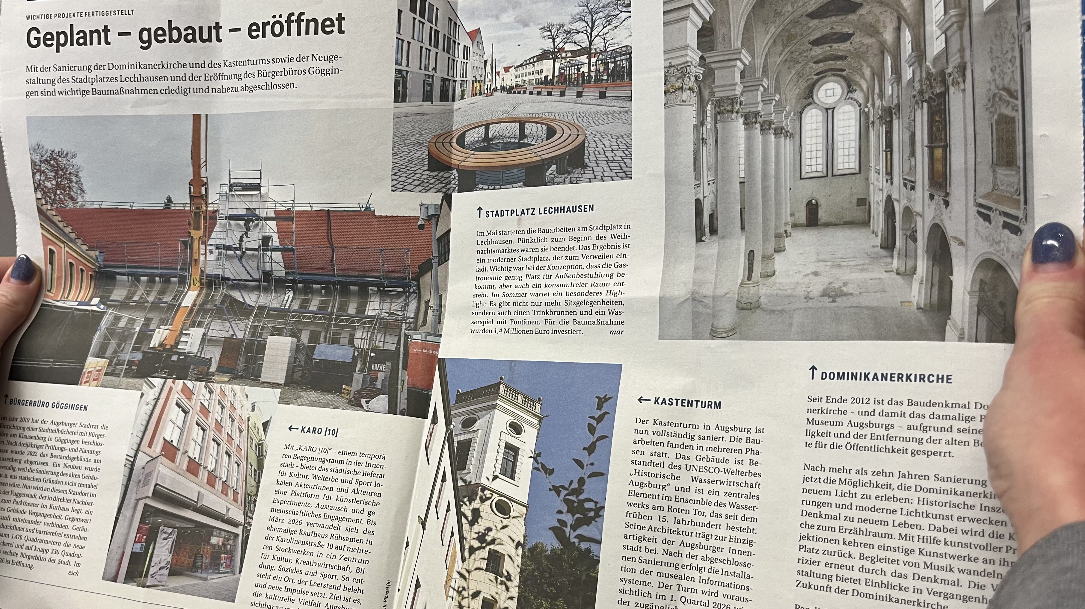 Eine aufgeschlagene Zeitung. Zu sehen sind Bilder und Texte von neu gebauten oder renovierten Gebäuden