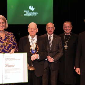 Verleihung des Augsburger Friedenspreises 2025 an Dr. Josef Schuster, Vorsitzender des Zentralrats der Juden in Deutschland im Kurhaus 