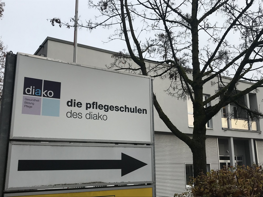 Auf dem Bild ist die Pflegeschulen des diako in der Spicherer Strasse 48 zu sehen