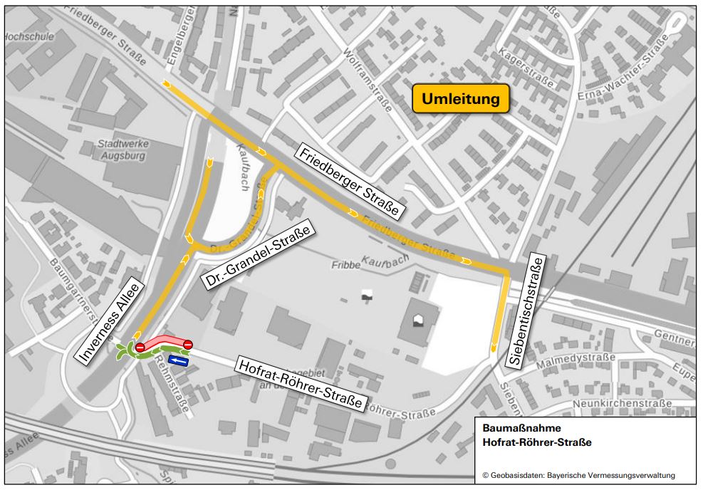 Ausschnitt des Stadtplans, auf dem die Baustelle an der Hofrat-Röhrer-Straße sowie die Umleitung über die Friedberger Straße eingezeichnet ist