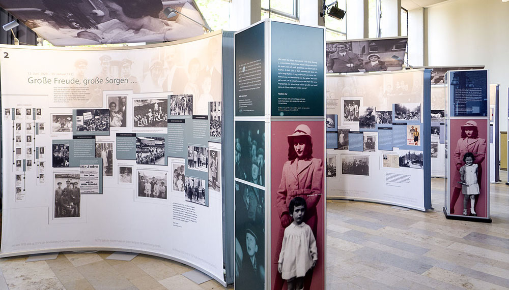 Ausstellungsansicht »Deine Anne. Ein Mädchen schreibt Geschichte« © Anne Frank Zentrum, Foto: Fotostudio Brandes