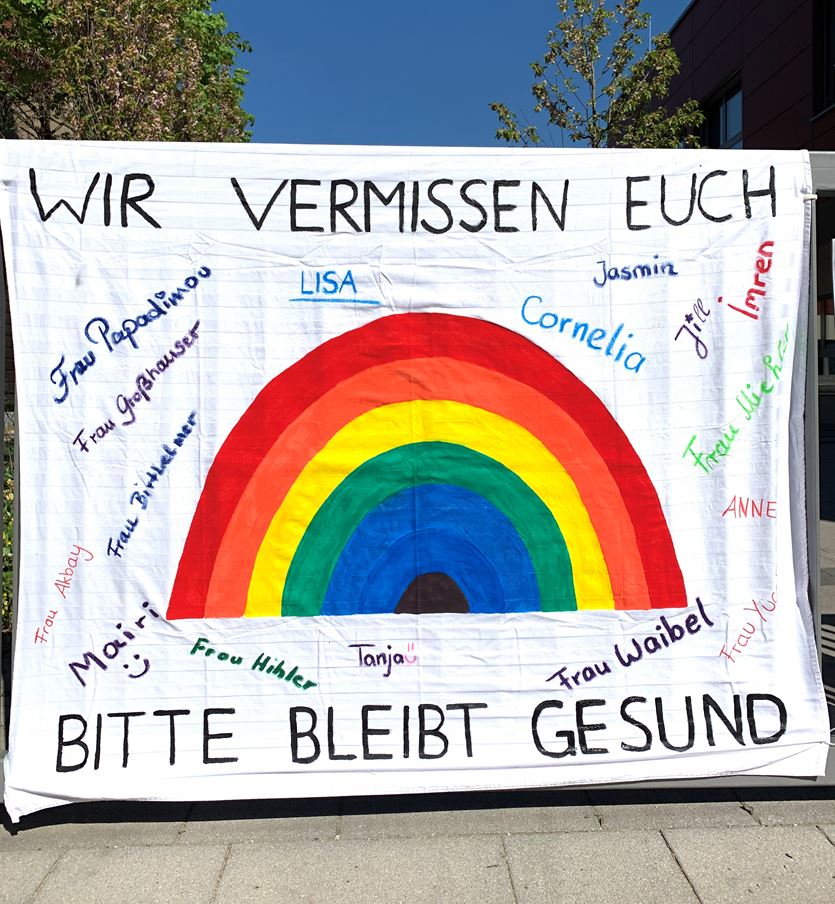 Städtische Kita Zollernstraße gestaltet Großplakat für Kinder und Familien