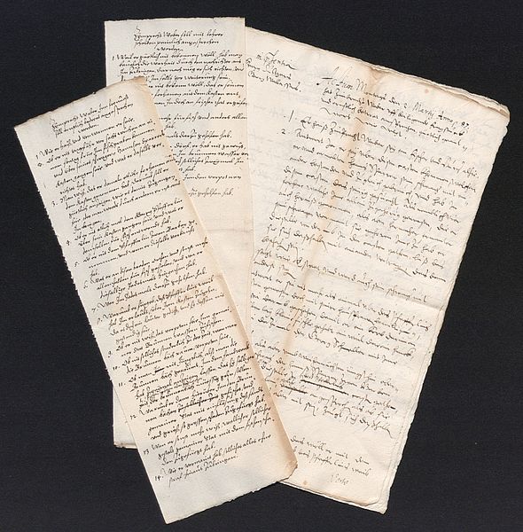 Verhörprotokoll des wegen Fischdiebstahl verhafteten Zymprecht Weber; 2. und 4. März 1587; Papier, Fragenkatalog und Antworten, 33 cm h x 21,5 cm b u. 11 cm b; Stadtarchiv Augsburg, Stadtgericht, Urgichten 1587 III 2.