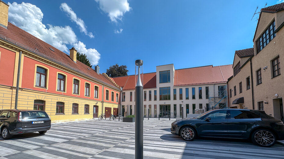 Zu sehen ist das neue Gebäude der Stadtbücherei. Eröffnung ist  im November