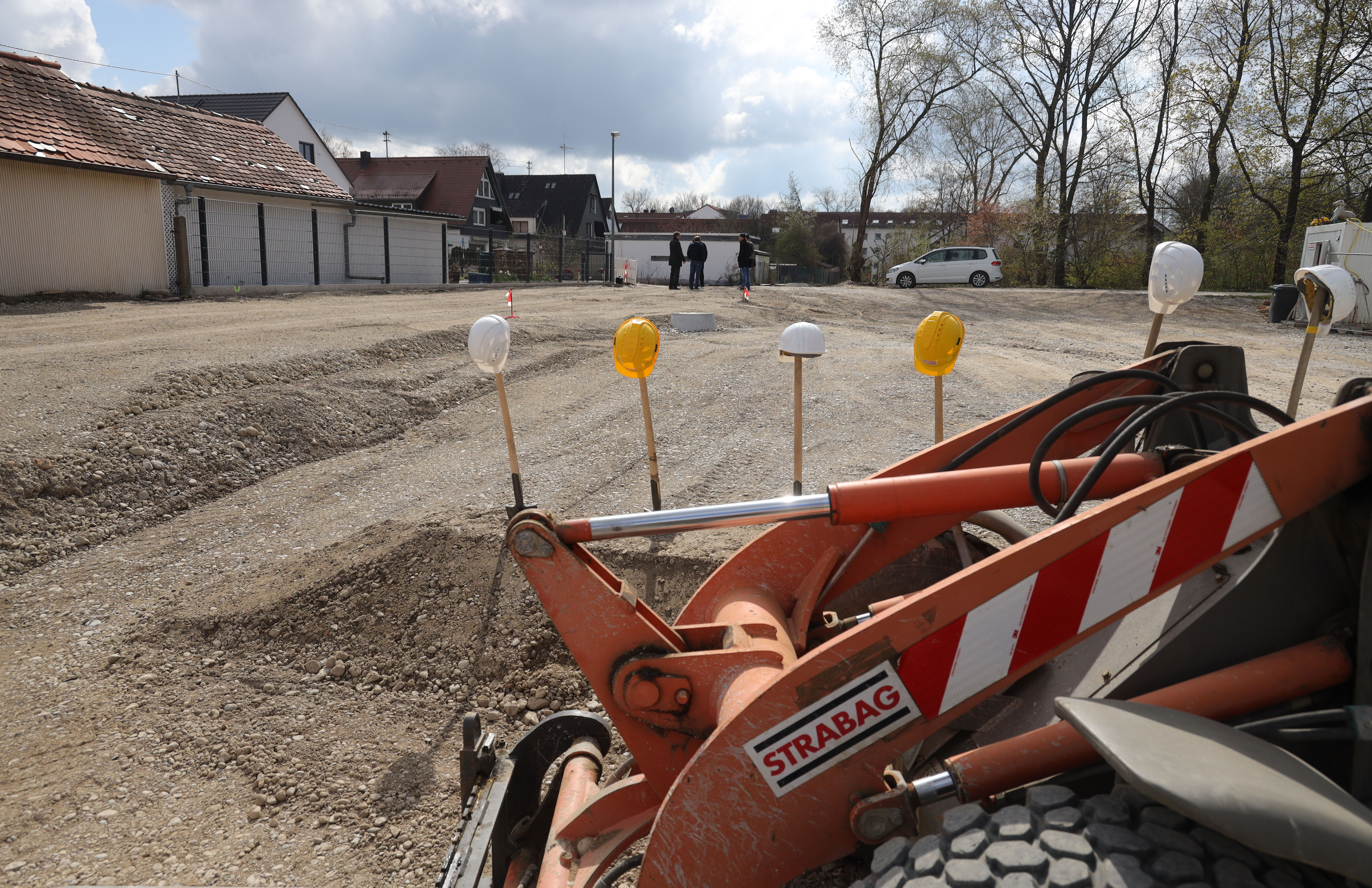 Ein Bagger auf einem Bauplatz