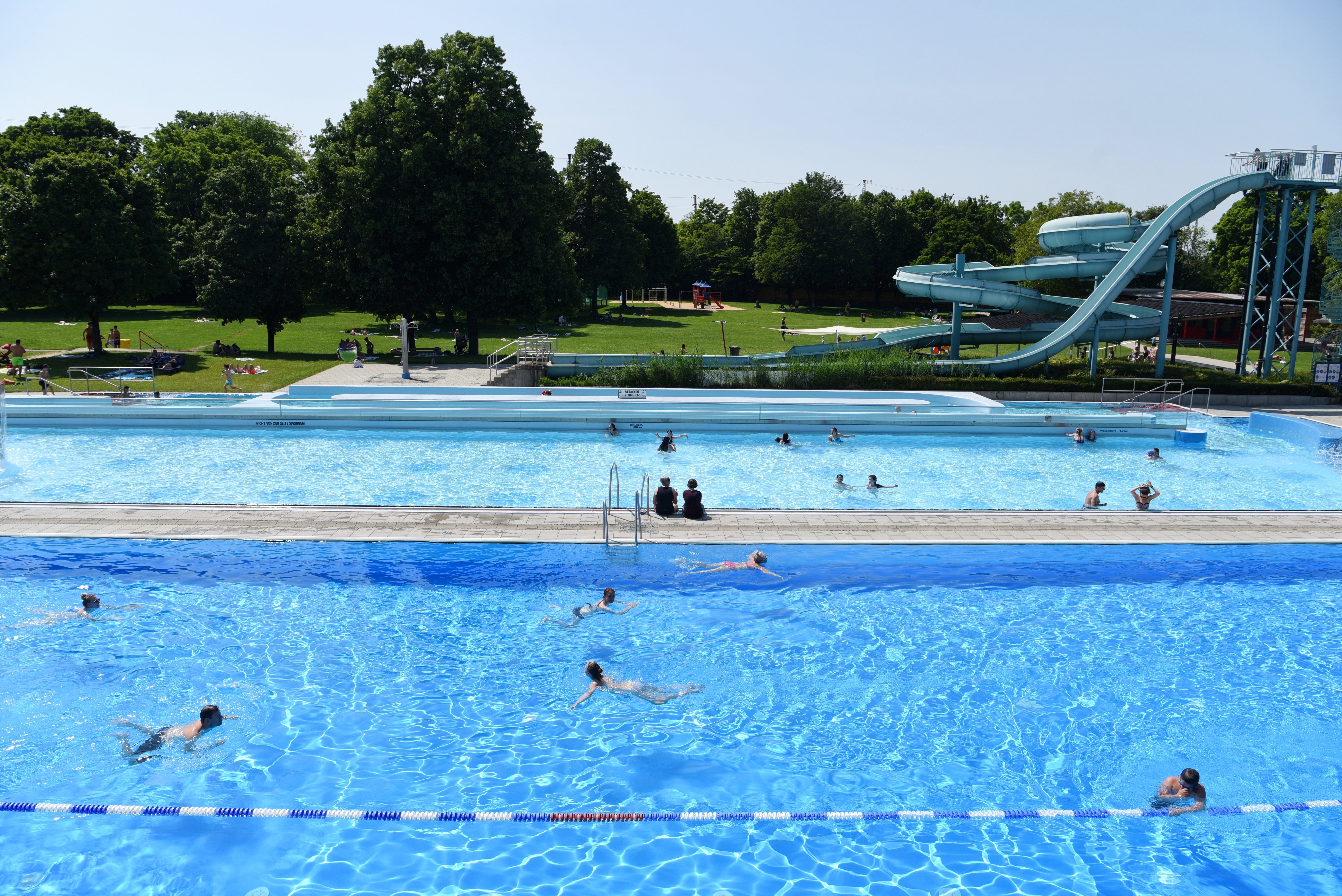 Familienbad Augsburg. Foto: Ruth Plössel/Stadt Augsburg Familienbad Augsburg. Foto: Ruth Plössel/Stadt Augsburg